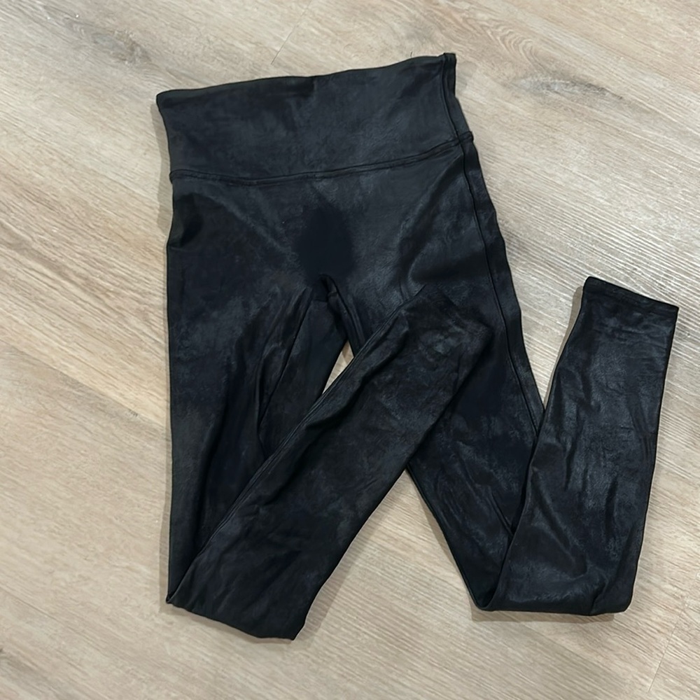 Small Spanx Black Shiny Leggings pants​